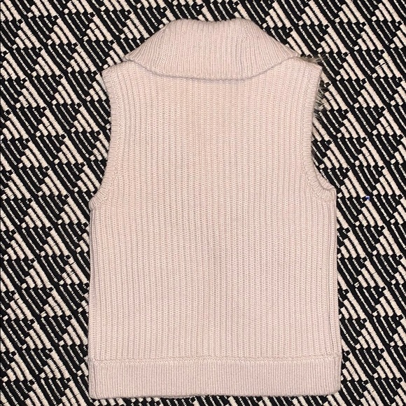 ☃️⬇️💲❄️EUC. Gorgeous ANN TAYLOR Faux Fur Vest - Picture 5 of 7